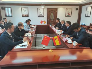  2020年11月27日，，，，，，乐家集团高层向导莅临pg电子游戏建材集团总部交流事情